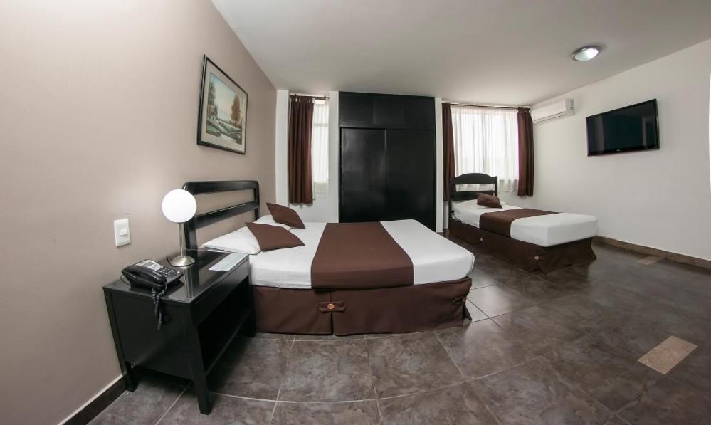 Hotel Americana Кали Екстериор снимка