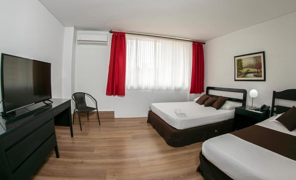 Hotel Americana Кали Екстериор снимка