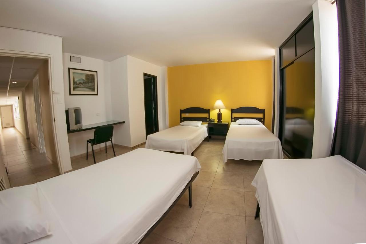 Hotel Americana Кали Екстериор снимка