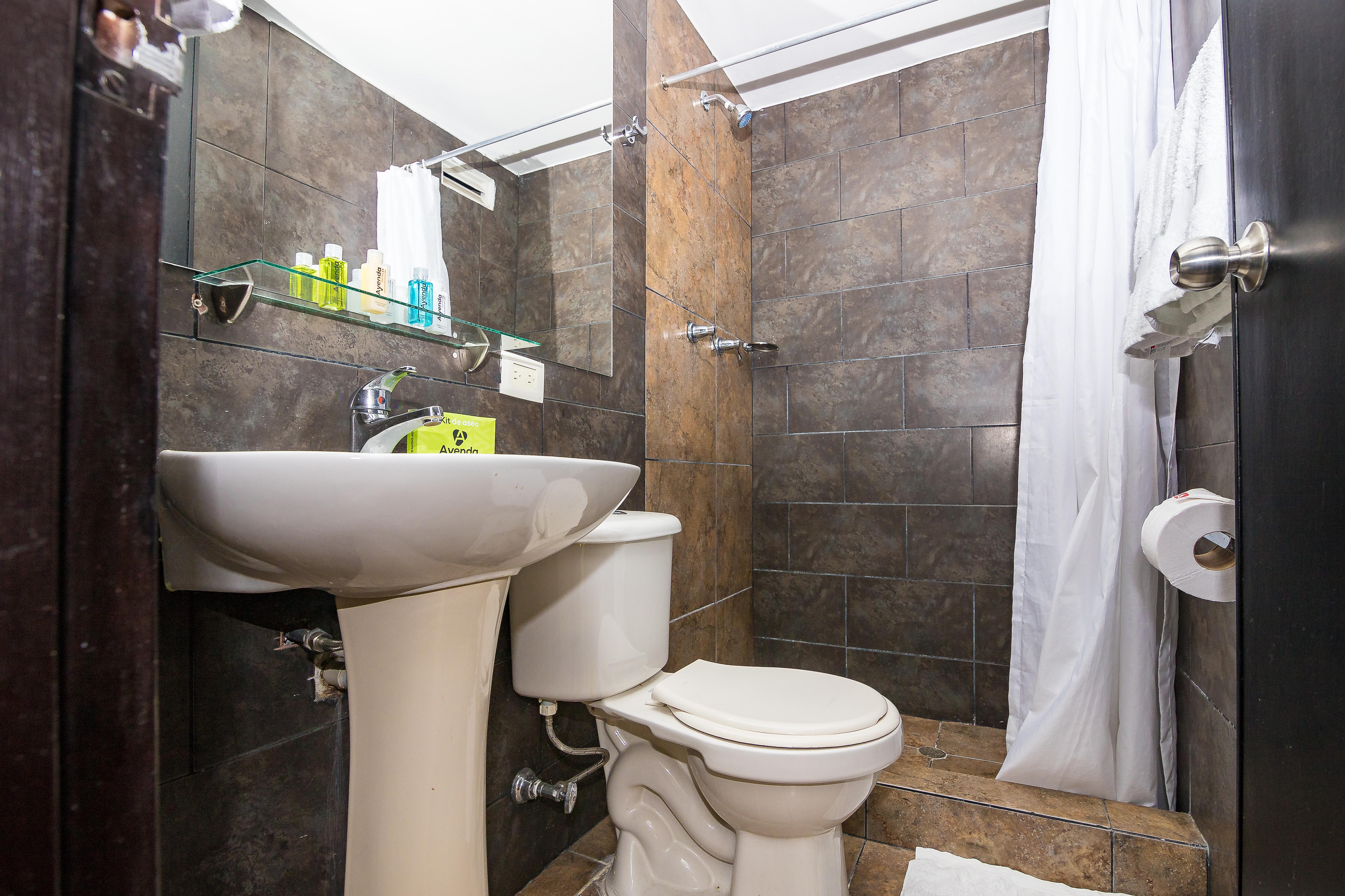 Hotel Americana Кали Екстериор снимка